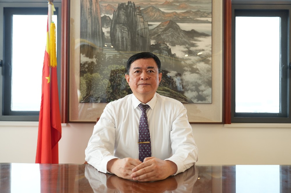 【勞動(dòng)者之歌】以實(shí)業(yè)報(bào)國(guó)壁畫“綠智”發(fā)展藍(lán)圖